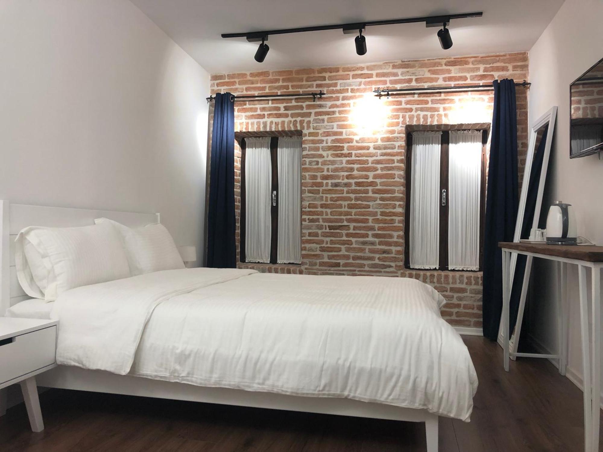 Old Bazaar Rooms コルチャ エクステリア 写真