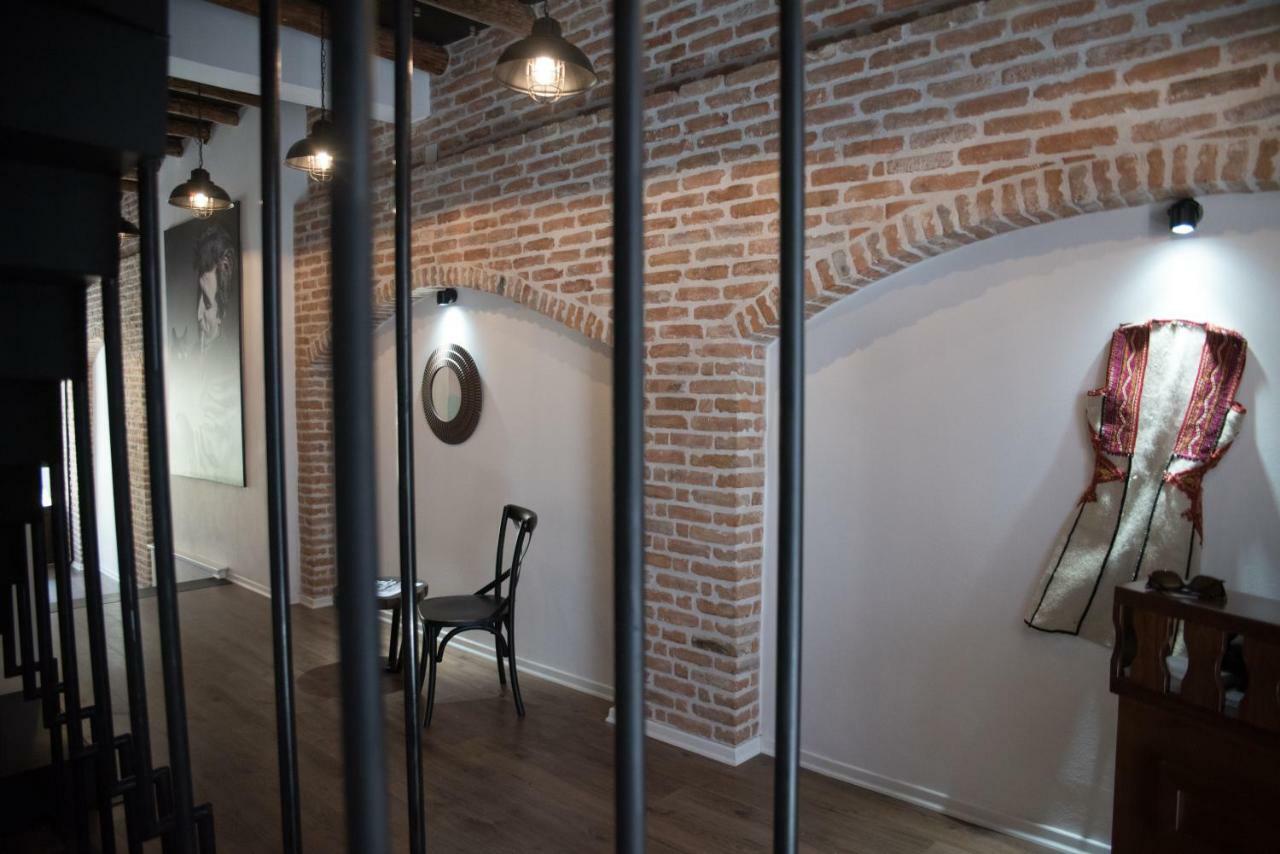 Old Bazaar Rooms コルチャ エクステリア 写真
