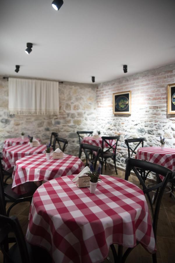 Old Bazaar Rooms コルチャ エクステリア 写真